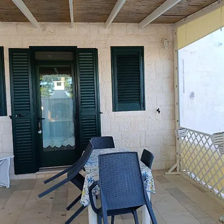 منزل ريفي Trullo Le Tre Sorelle