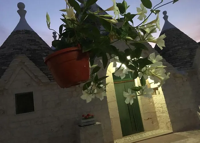 Trullo Le Tre Sorelle Kır Evi *